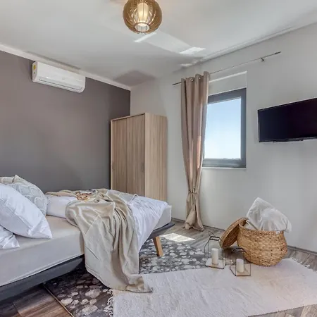 New - Luxury Vacation Villa Vrana (Zadar)