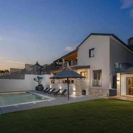 Villa New - Luxury Vacation