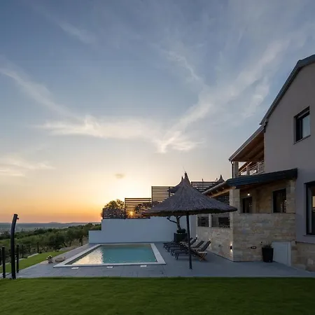 Villa New - Luxury Vacation *