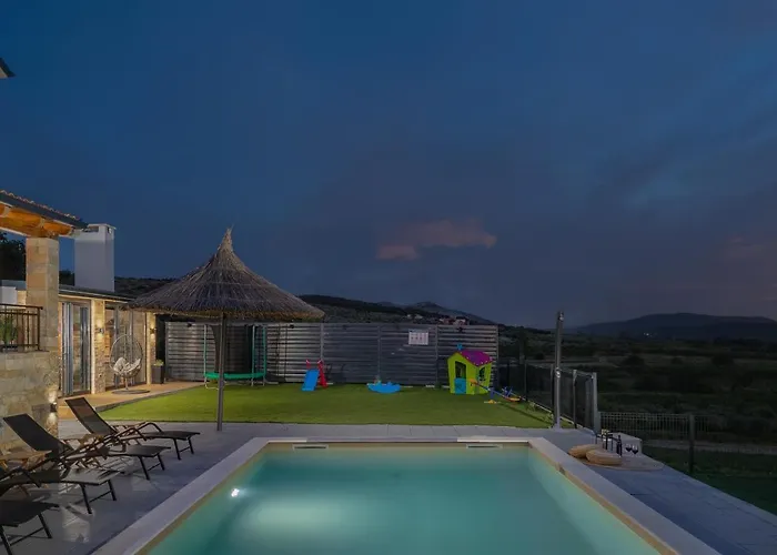 New - Luxury Vacation Villa
