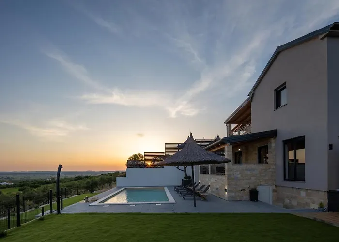 Villa New - Luxury Vacation *